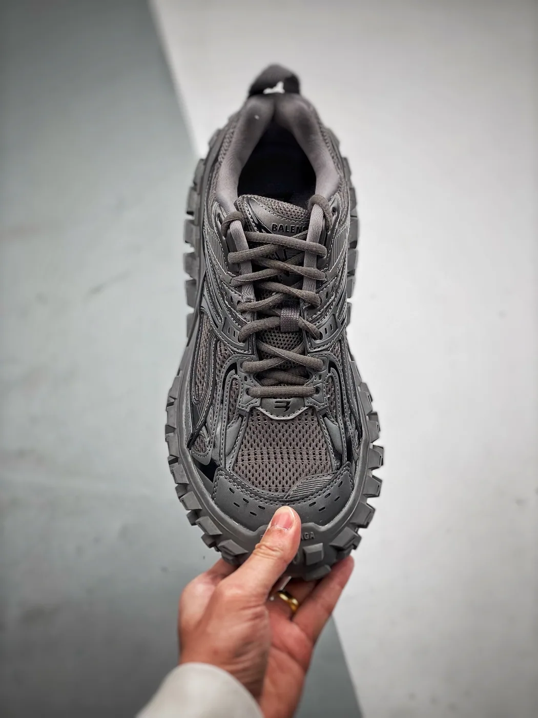 Balenciaga Defender Gris Oscuro