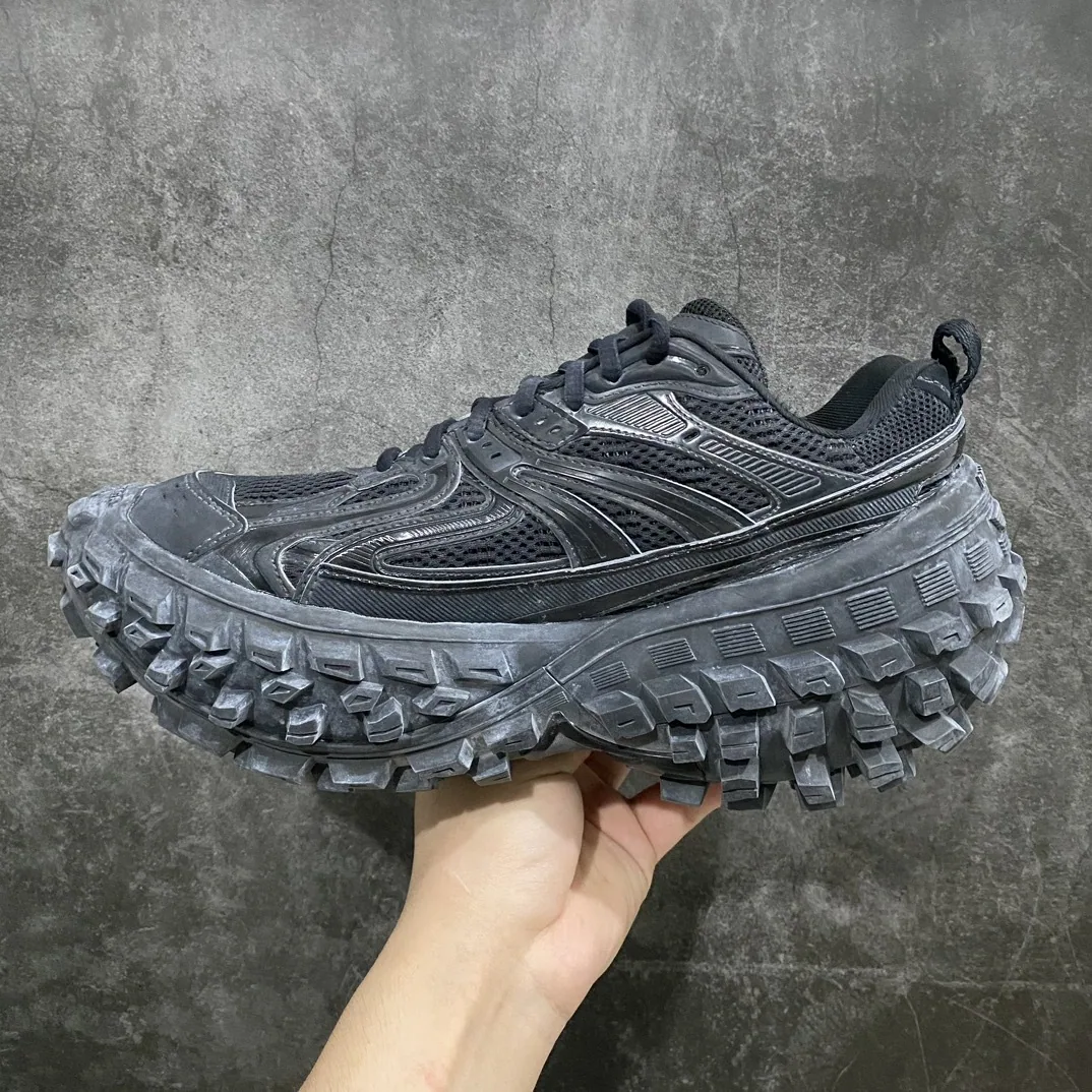Balenciaga Defender Negro 2
