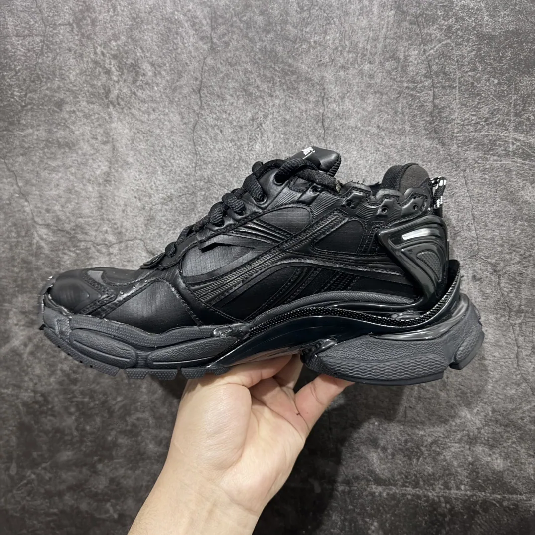 Balenciaga Runner