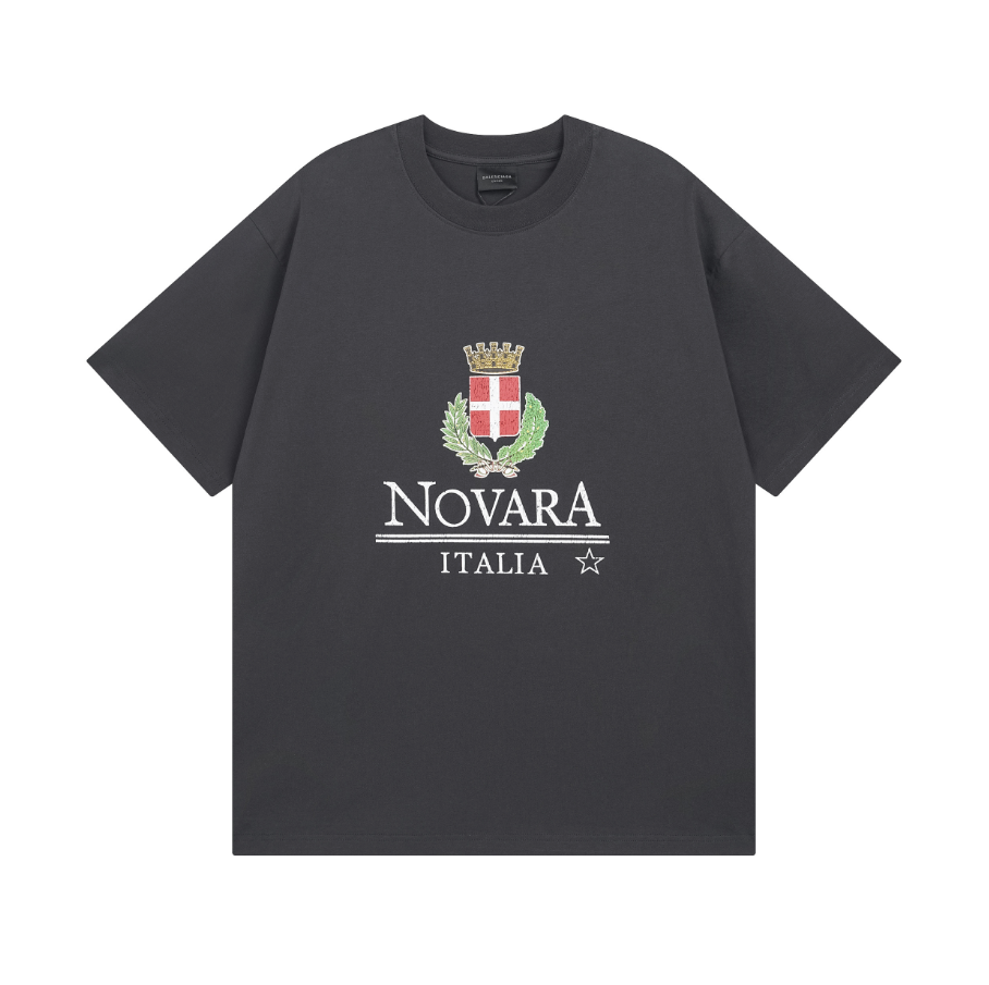 Balenciaga camisa 4.