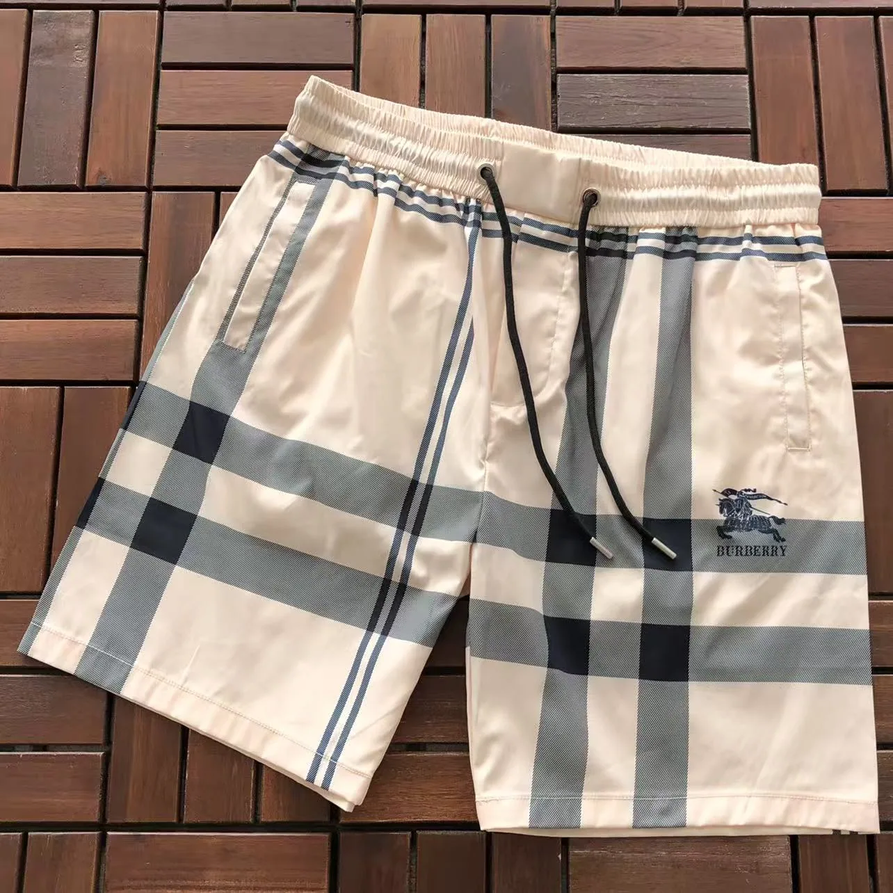 Short Burberry