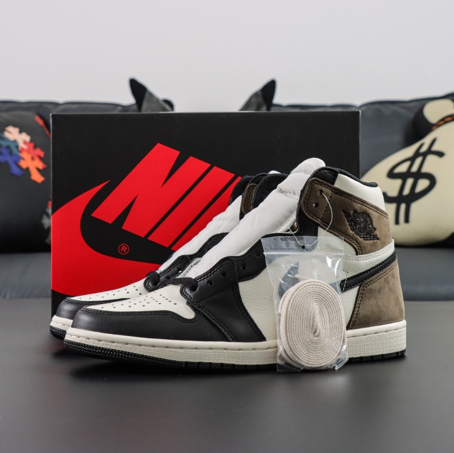 Jordan 1 Retro OG Dark Mocha.