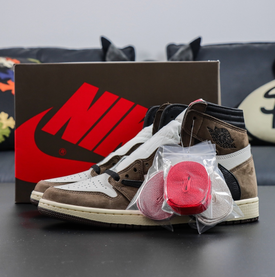 Jordan 1 X Travis Scott High.