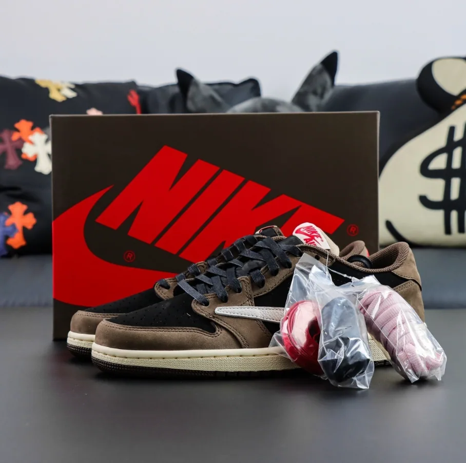 Jordan 1 Travis Scott low brown