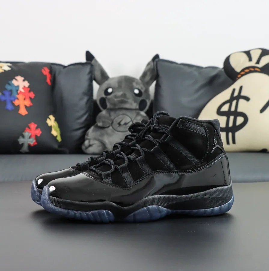 AJ11 Cap And Gown
