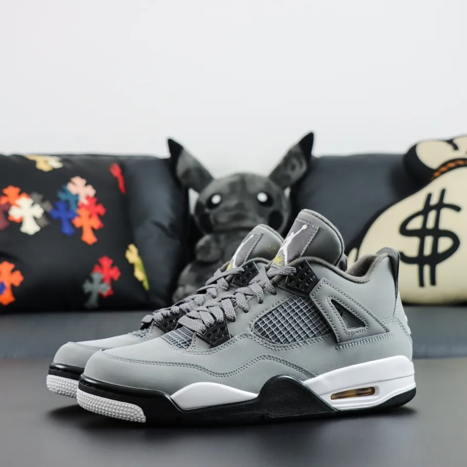 Jordan 4 Grey
