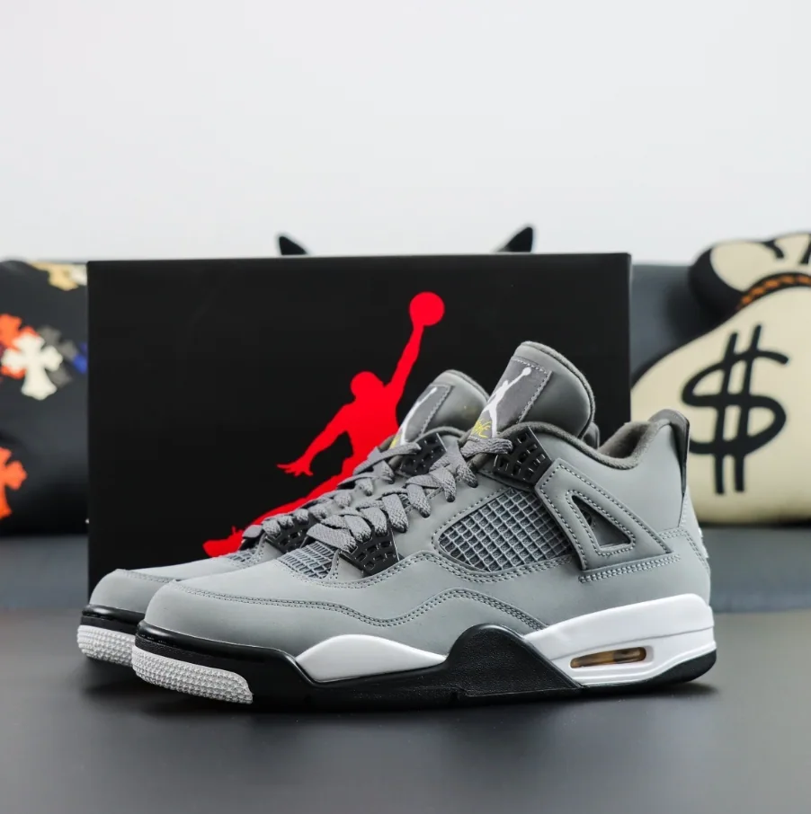 Jordan 4 Grey