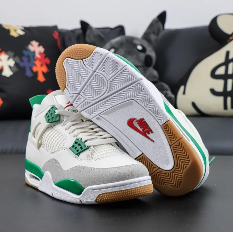 Jordan 4 Pine Green