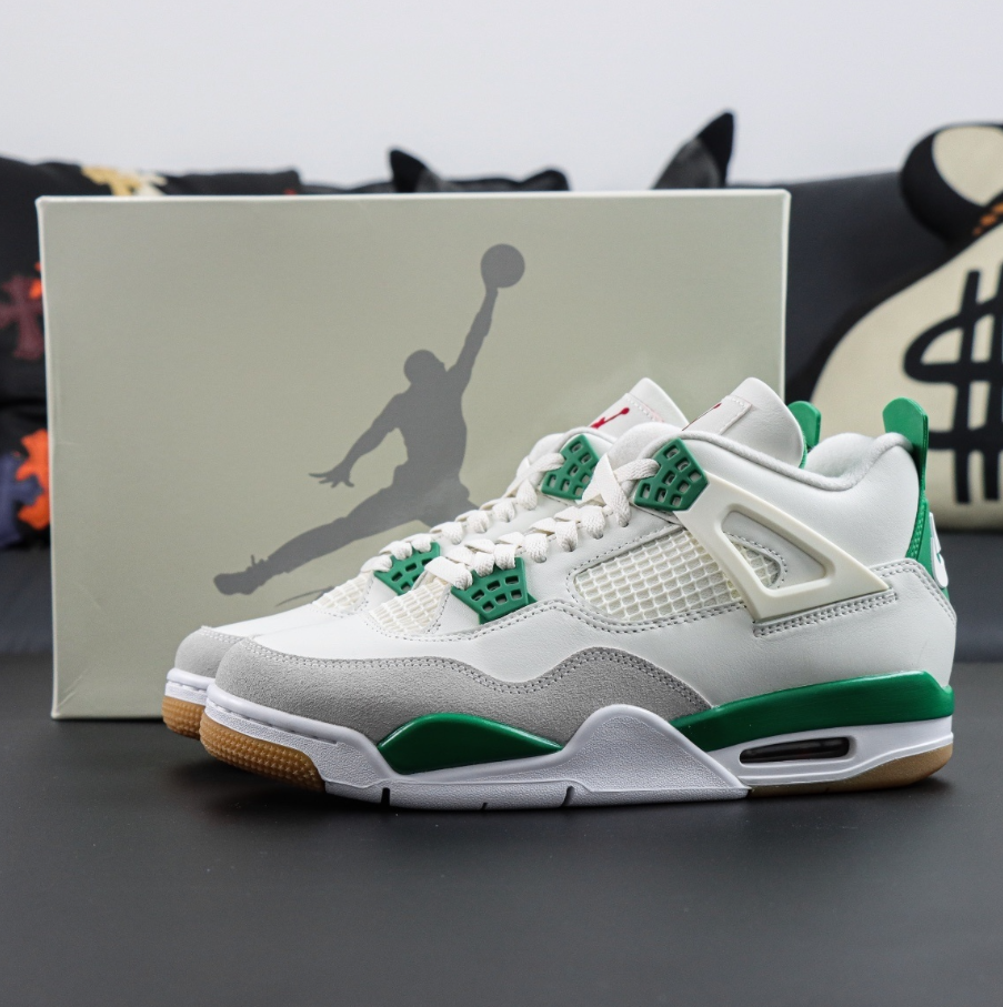 Jordan 4 Pine Green.