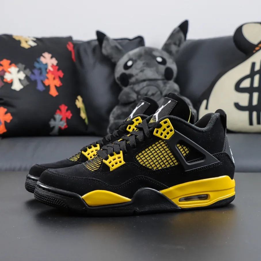 Jordan 4 Retro Thunder