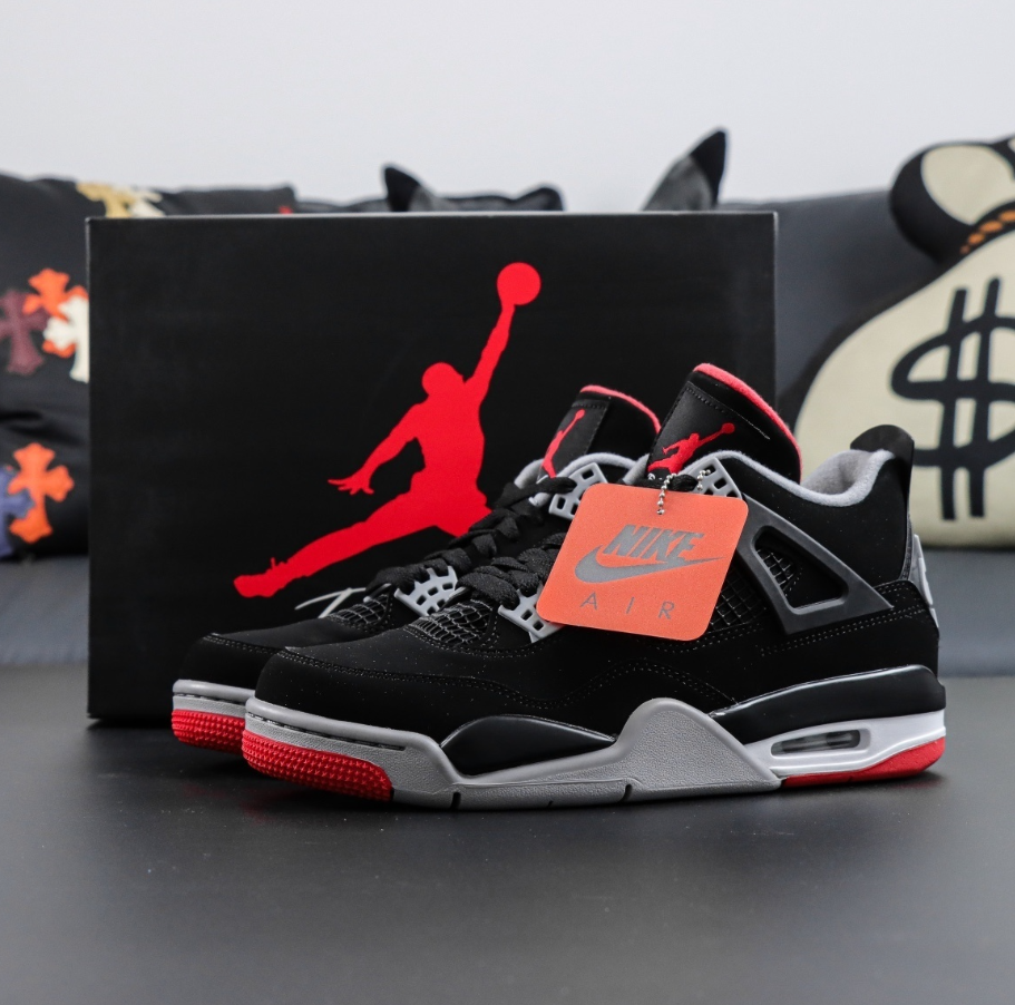Jordan 4 Retro Bred.
