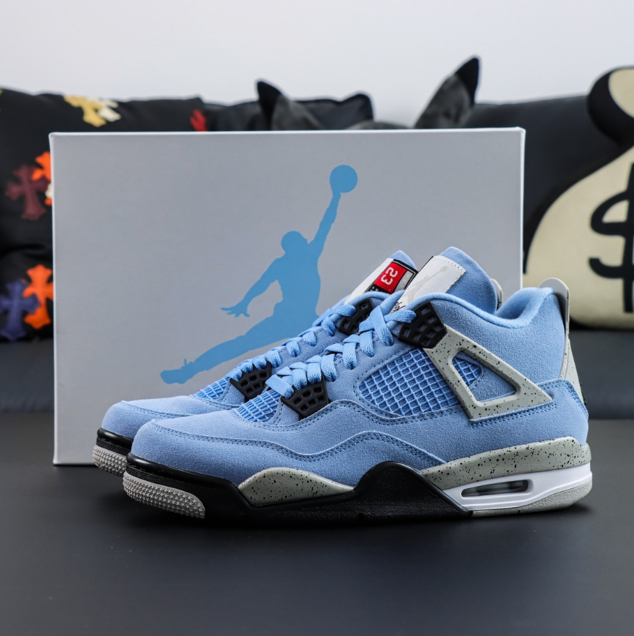 Jordan 4 Retro Universitary Blue.
