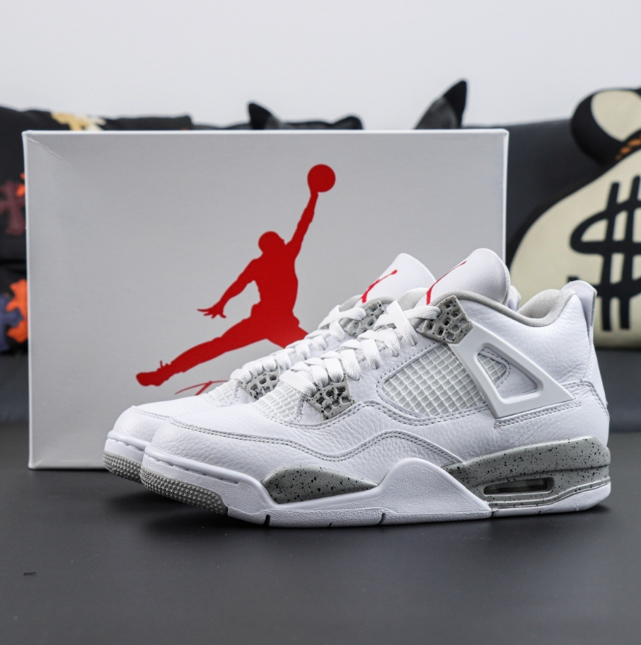 Jordan 4 White Oreo.