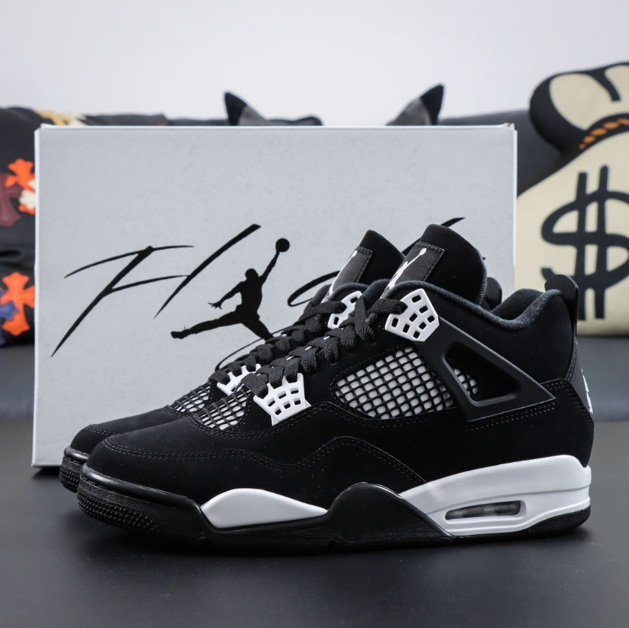 Jordan 4 Retro White Thunder.