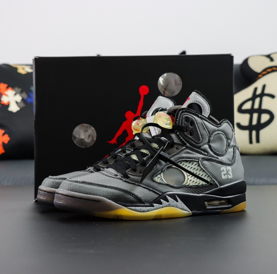 Jordan 5 X Off White.