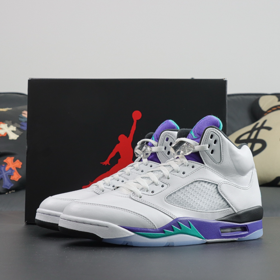 Jordan 5 Retro Grape.