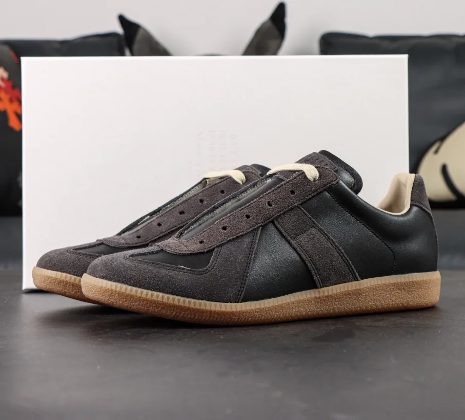 Maison Margiela Replica Negros con Gamuza Café