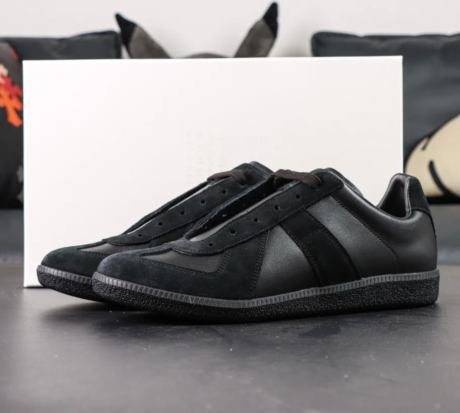 Maison Margiela Replica Negros