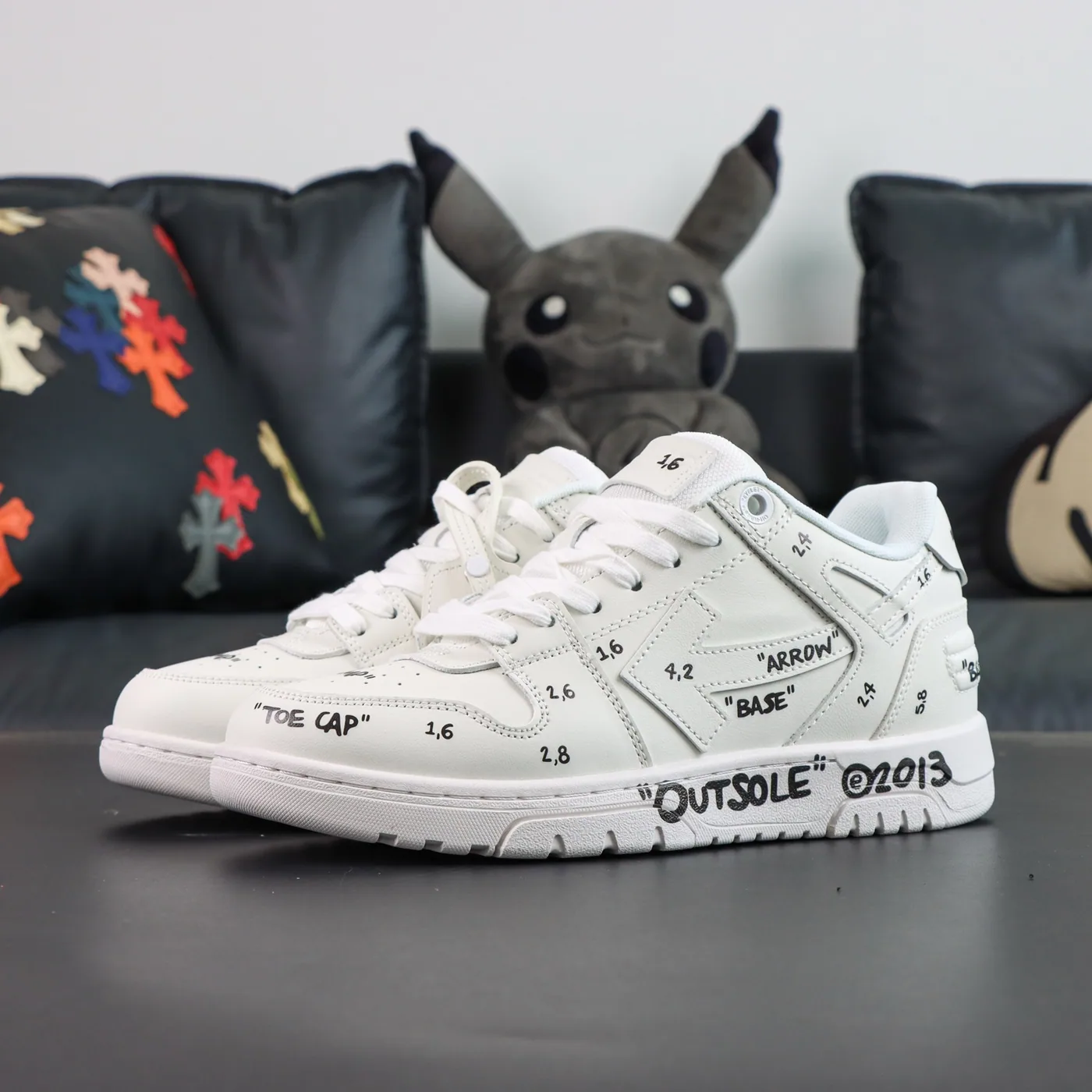Off White A Blanco
