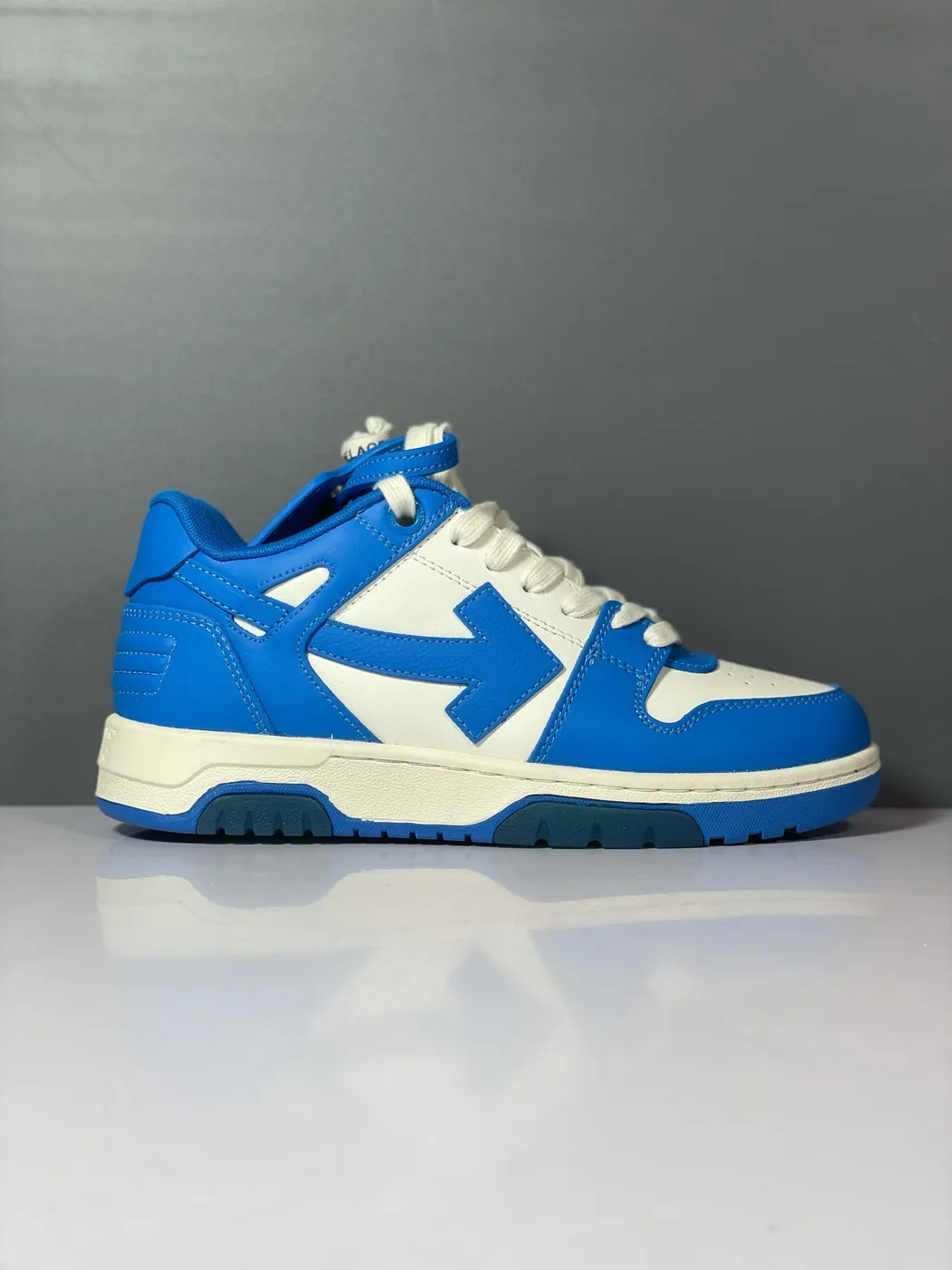 Off White Azul 3