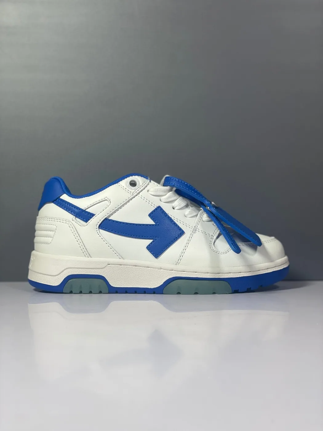 Off White Blanco Azul Claro