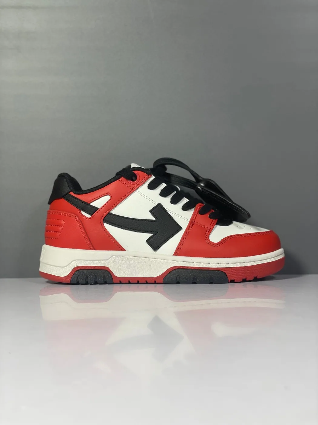 Off White Blanco Rojo Negro