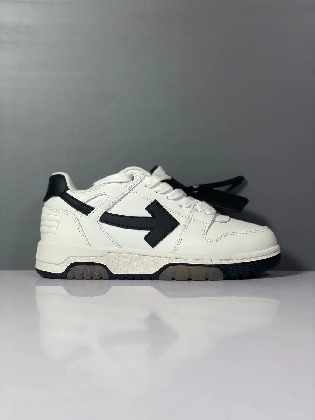 Off White Negro Blanco 3