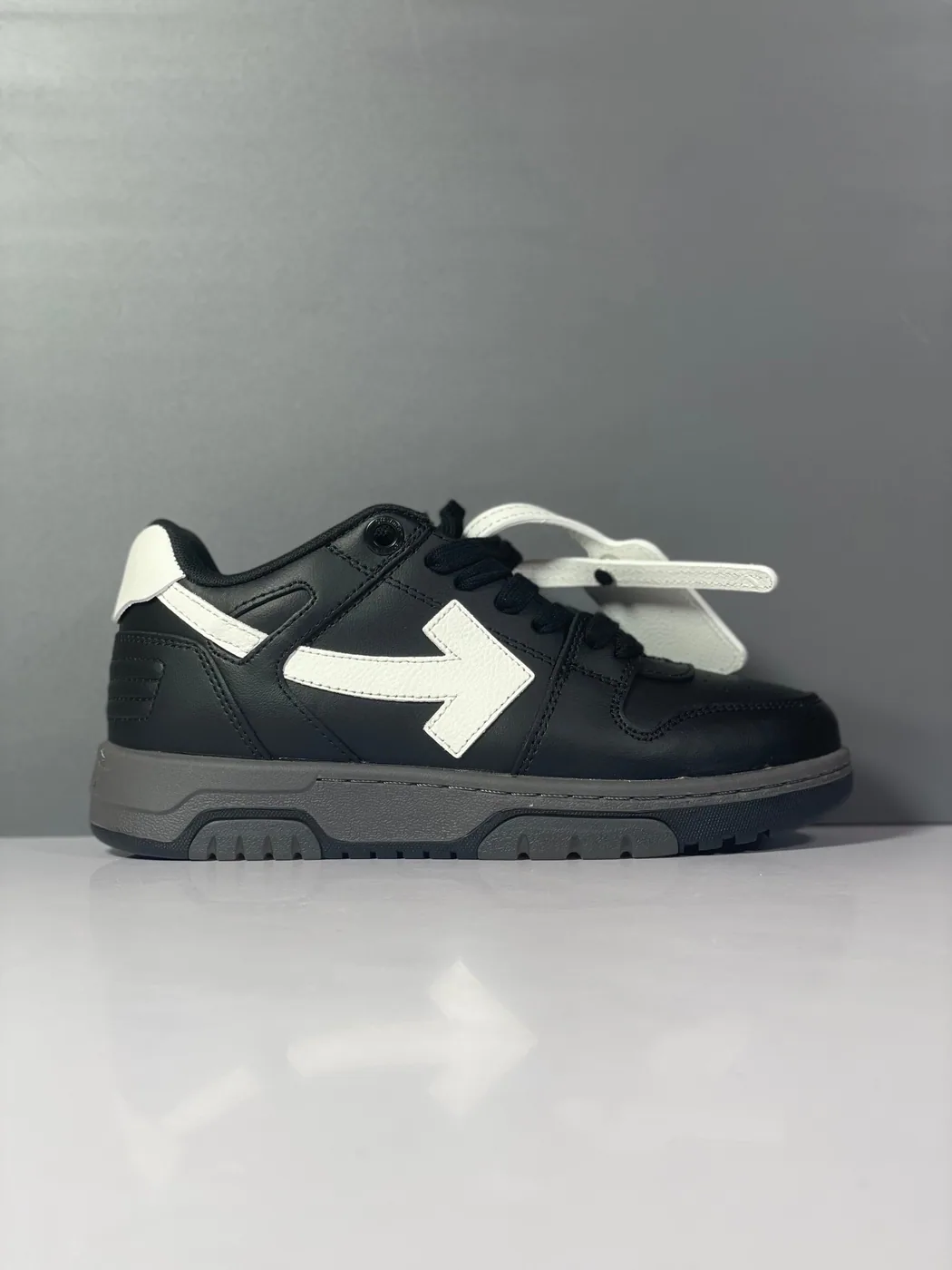 Off White Negro Blanco 4