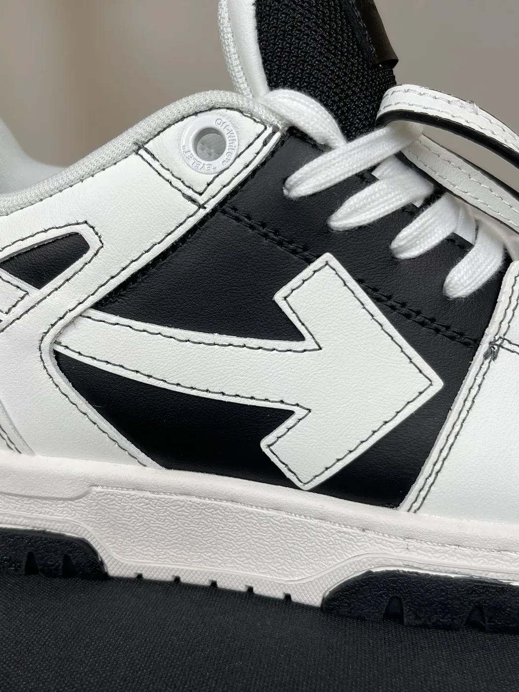 Off White Negro Blanco