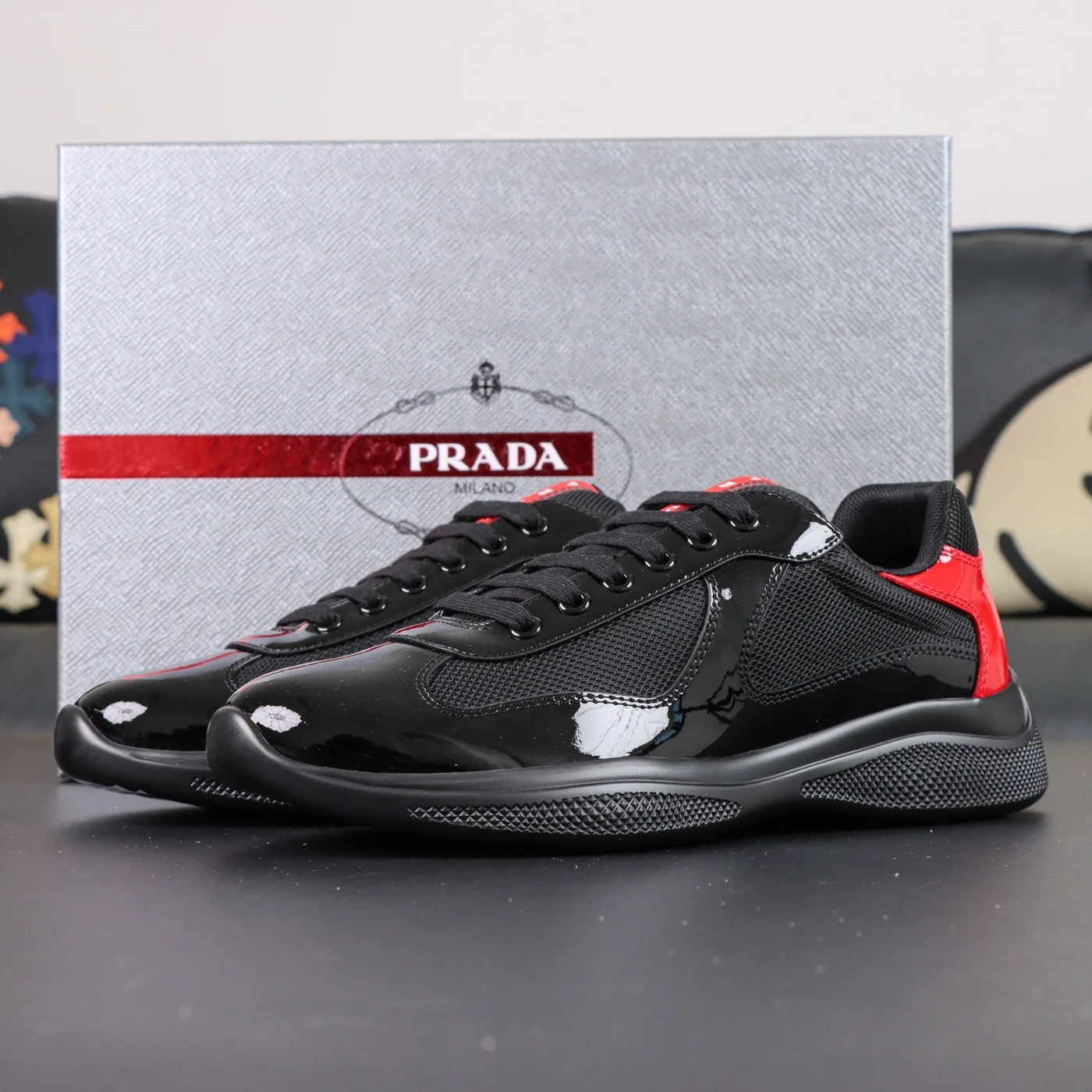 Prada Negro Rojo