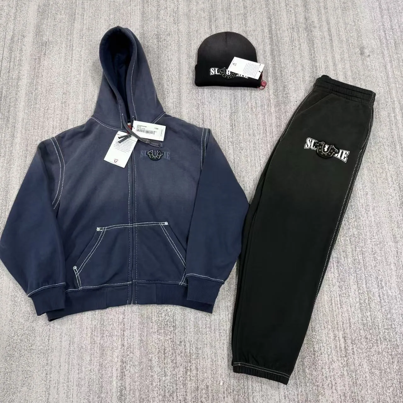 Supreme X True Religion Conjunto