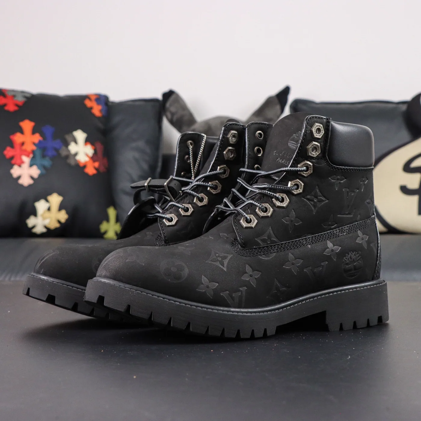 LV X Timberland Negro